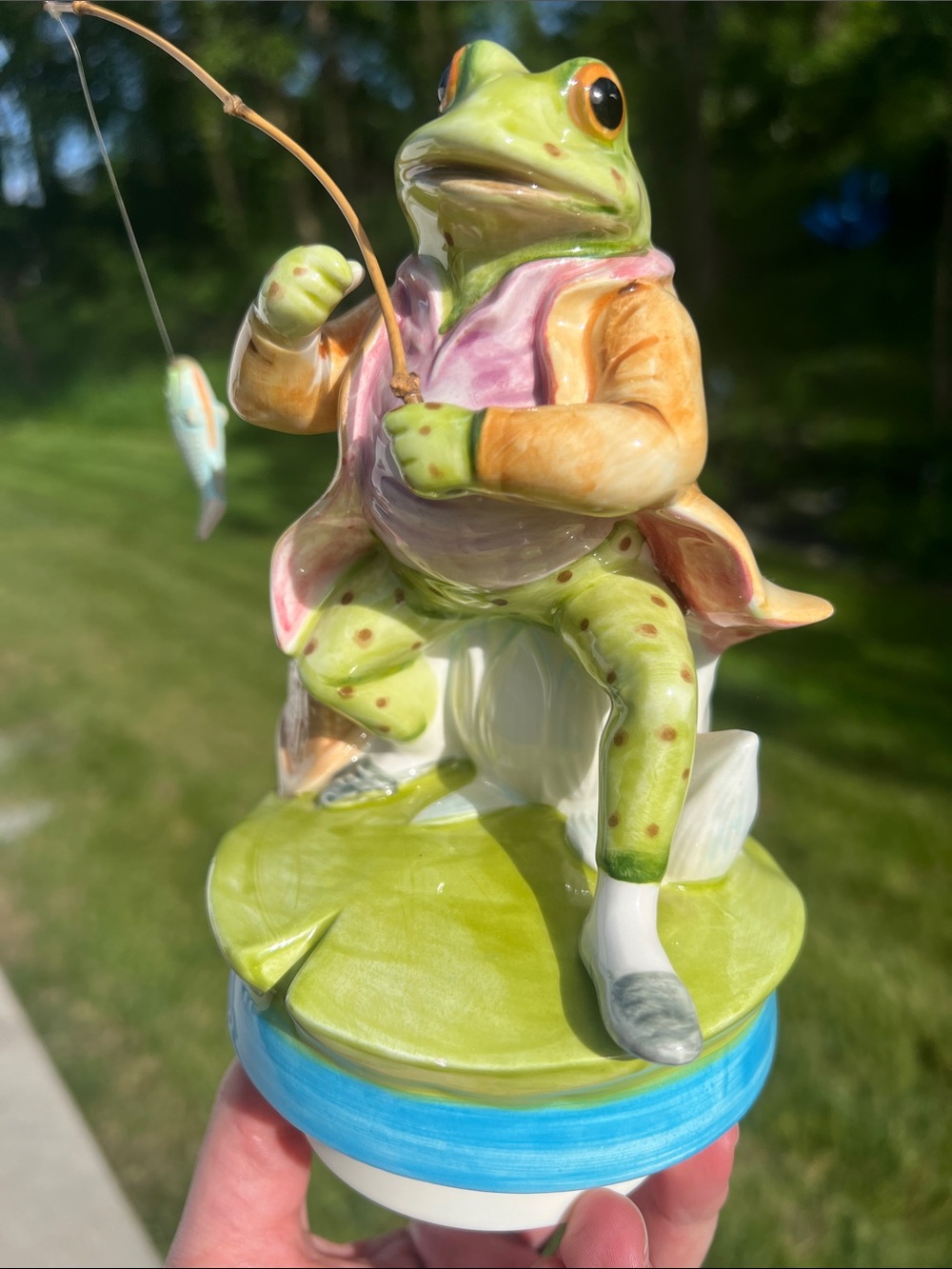 VTG Schmid Beatrix Potter Mr. Jeremy Fisher Handpainted Frog Figurine Music Box
